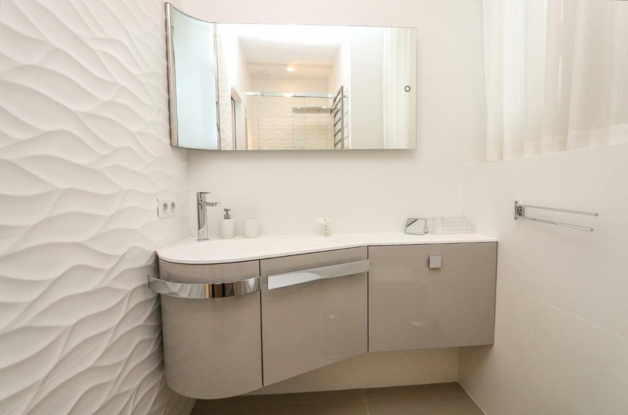 ניס Seafront Modern Apartment מראה חיצוני תמונה